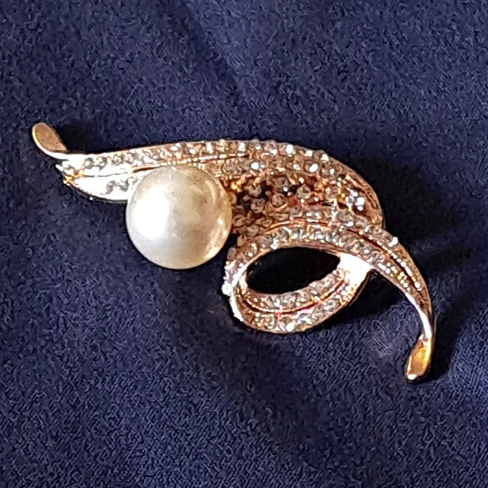 New‎ Boutique Rose Gold Pearl Crystal Ribbon Brooch Pin 3